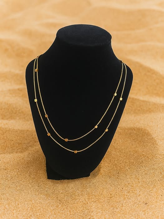 Collier double tour  petit pendentif carré