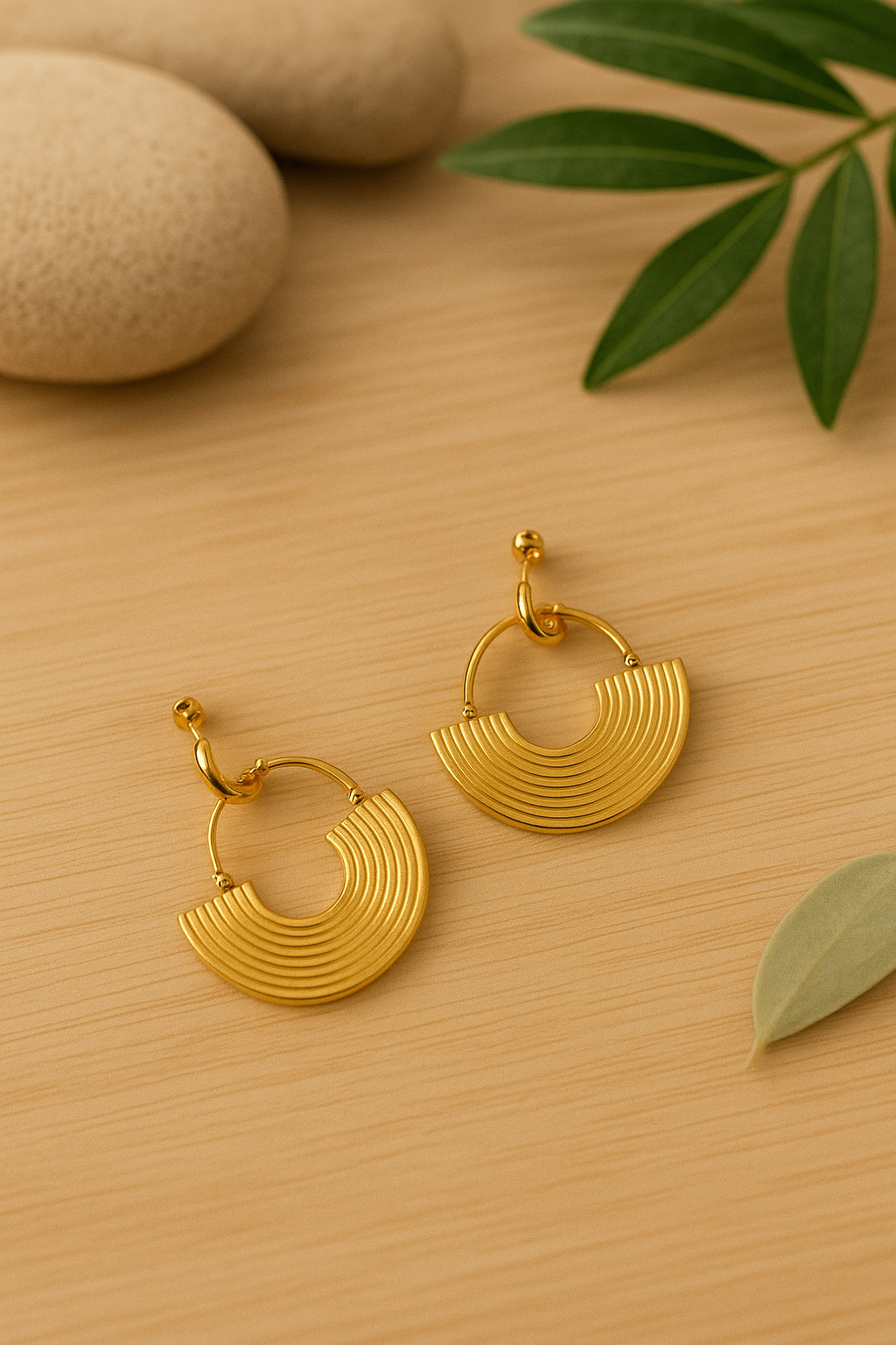 Boucles d’Oreilles Arc Doré Art Déco